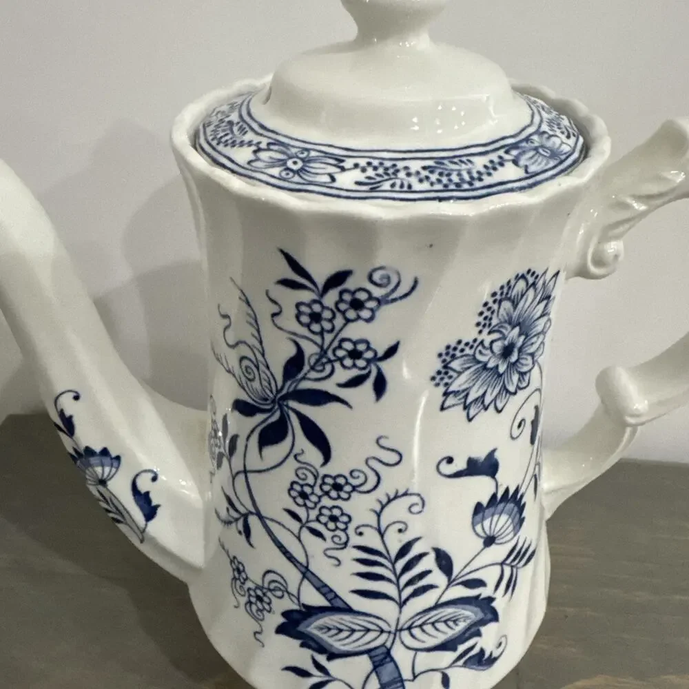 WOODS & SONS IRONSTONE OLD VIENNA / BLUE ONION COFFEE POT 1970